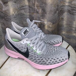 Nike Women's Air Zoom Pegasus 35 Size 9